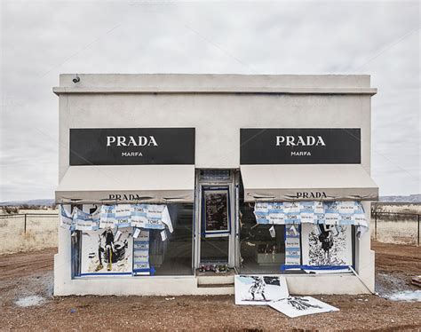 prada marfa valentine vandalized